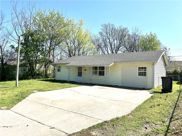 1009 N Kansas St, Springdale, AR 72764