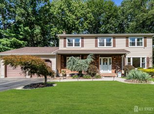 6 Mount Ct, East Brunswick, NJ 08816