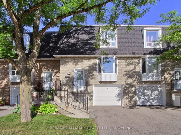 208 Royal Orchard Blvd #50, Markham, ON L3T 3E7