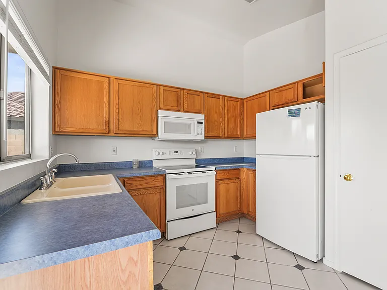 14929 W Port Au Prince Ln — Photo 7
