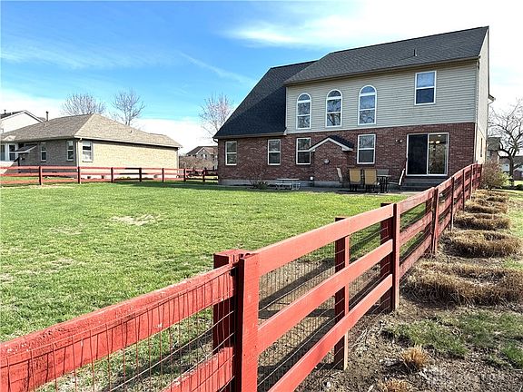 2nd image of 3364 Lake Crest Dr