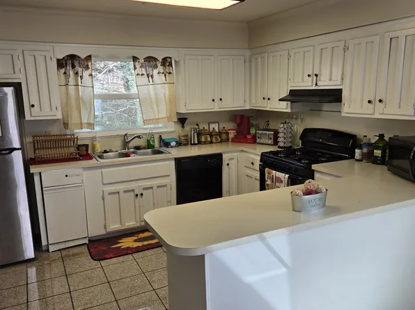 601 Sugar Creek Trl SE, Conyers, GA 30094