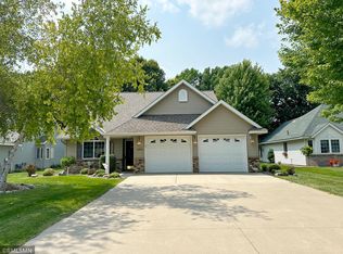 1254 Cypress Dr W, Annandale, MN 55302