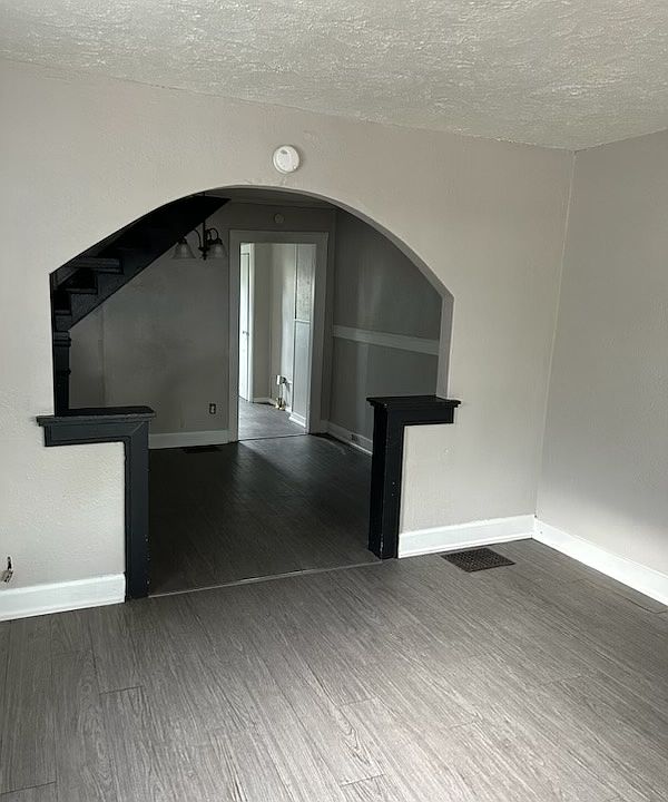 1st image of 1626 Lawton Ave