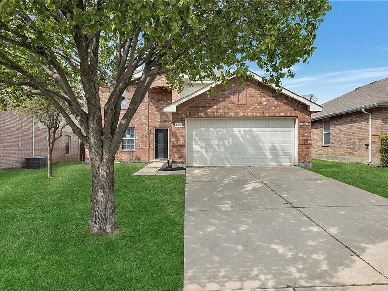1106 Caroline Dr