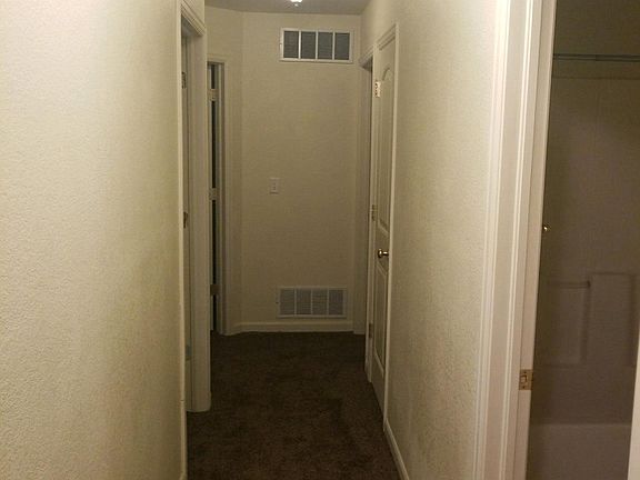Hall to upstairs bedrooms