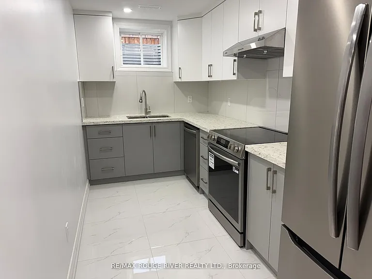 131 Sharplin Dr — Photo 3