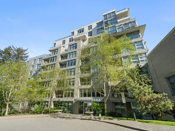 9262 University Cres #605, Burnaby, BC V5A 0A4