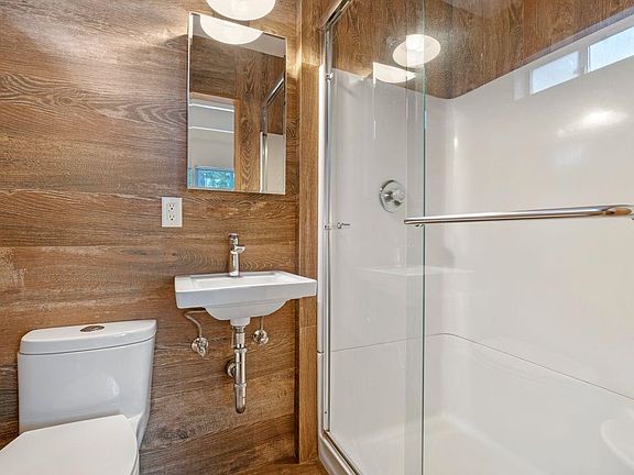 5th image of 3115 N North Lake Blvd #67