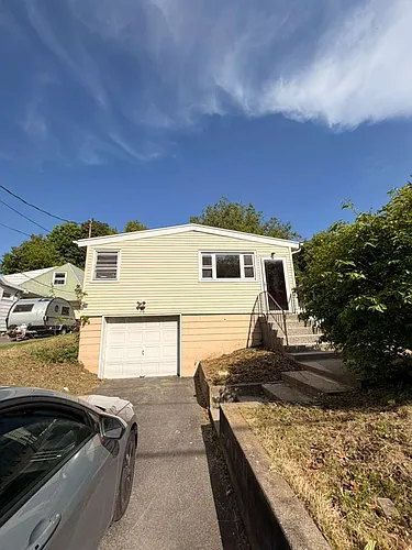 86 N Lake Ave Photo 1
