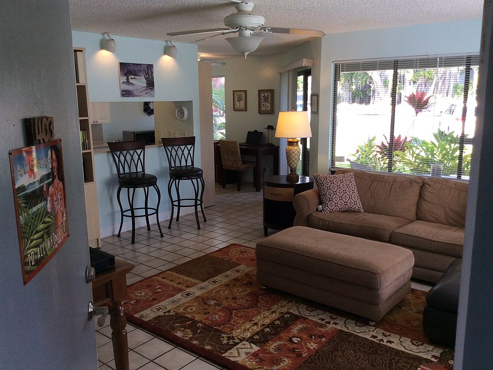 Spacious living room