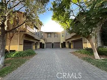 3 bed, 2.5 bath, 1411 sqft, $2,850 — Photo 1