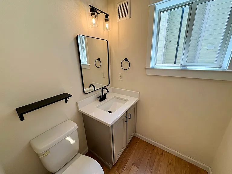 1122 N 92nd St #B — Photo 8