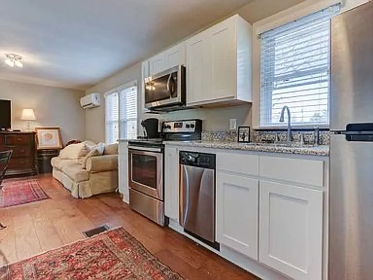 3615 Lancaster Dr — Photo 9