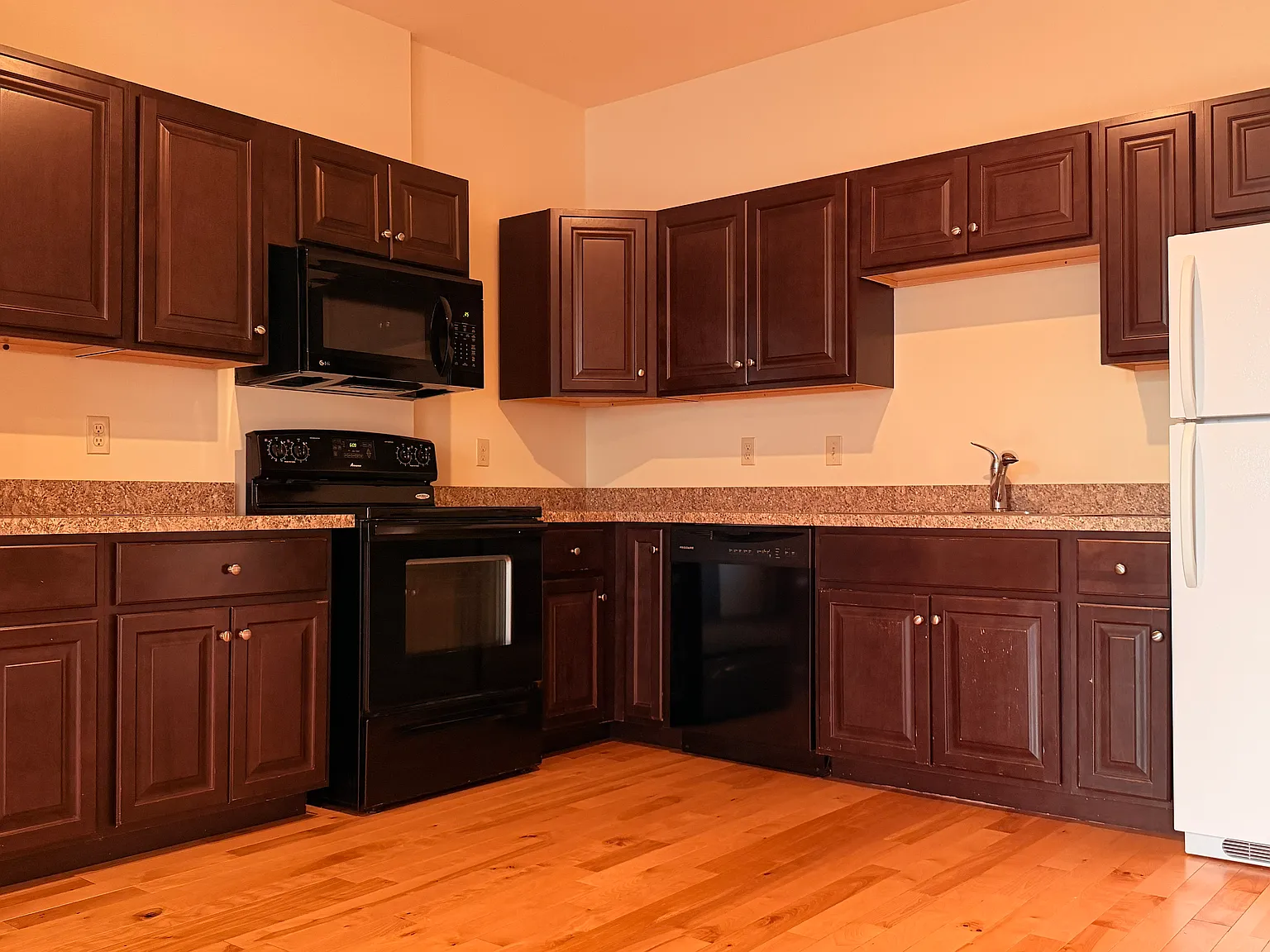 2 bed, $2,300 — Photo 2