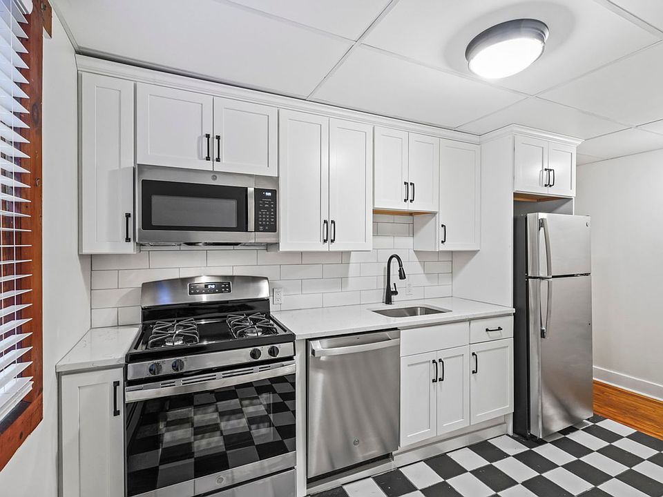 1st image of 33 Franklin St APT 9