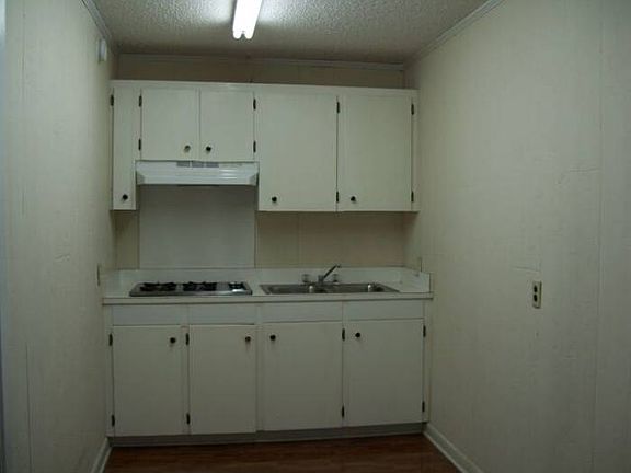 5th image of 5853 Bentley Dr