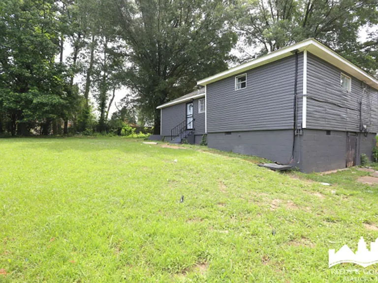 158 Pickett Rd — Photo 4