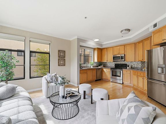 5th image of 800 N 8th St Unit 220