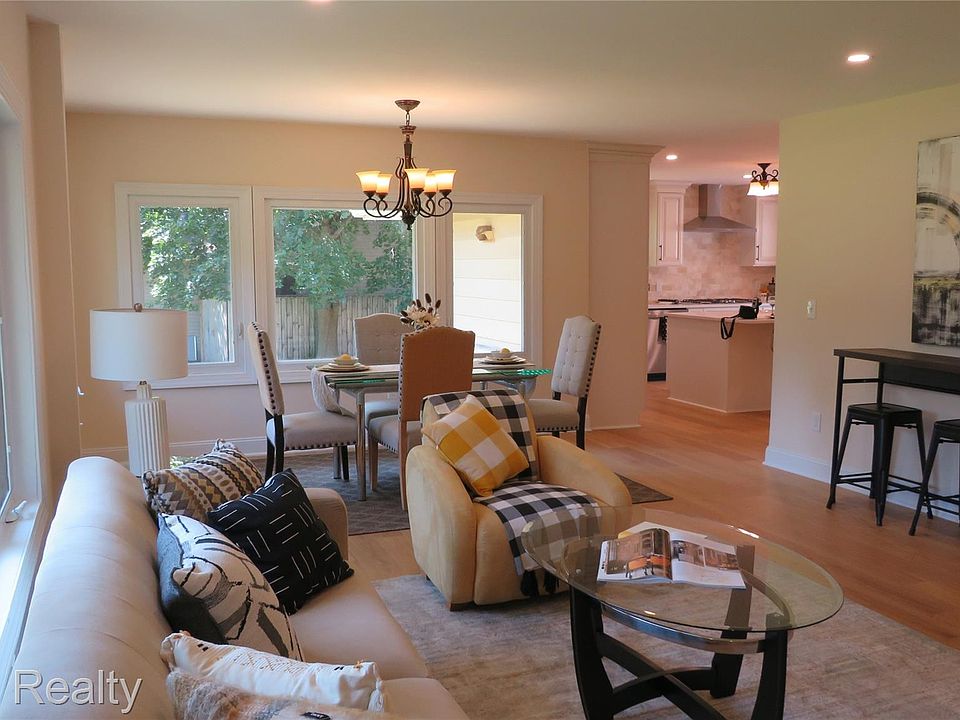 16558 Haggerty Rd, photo 3
