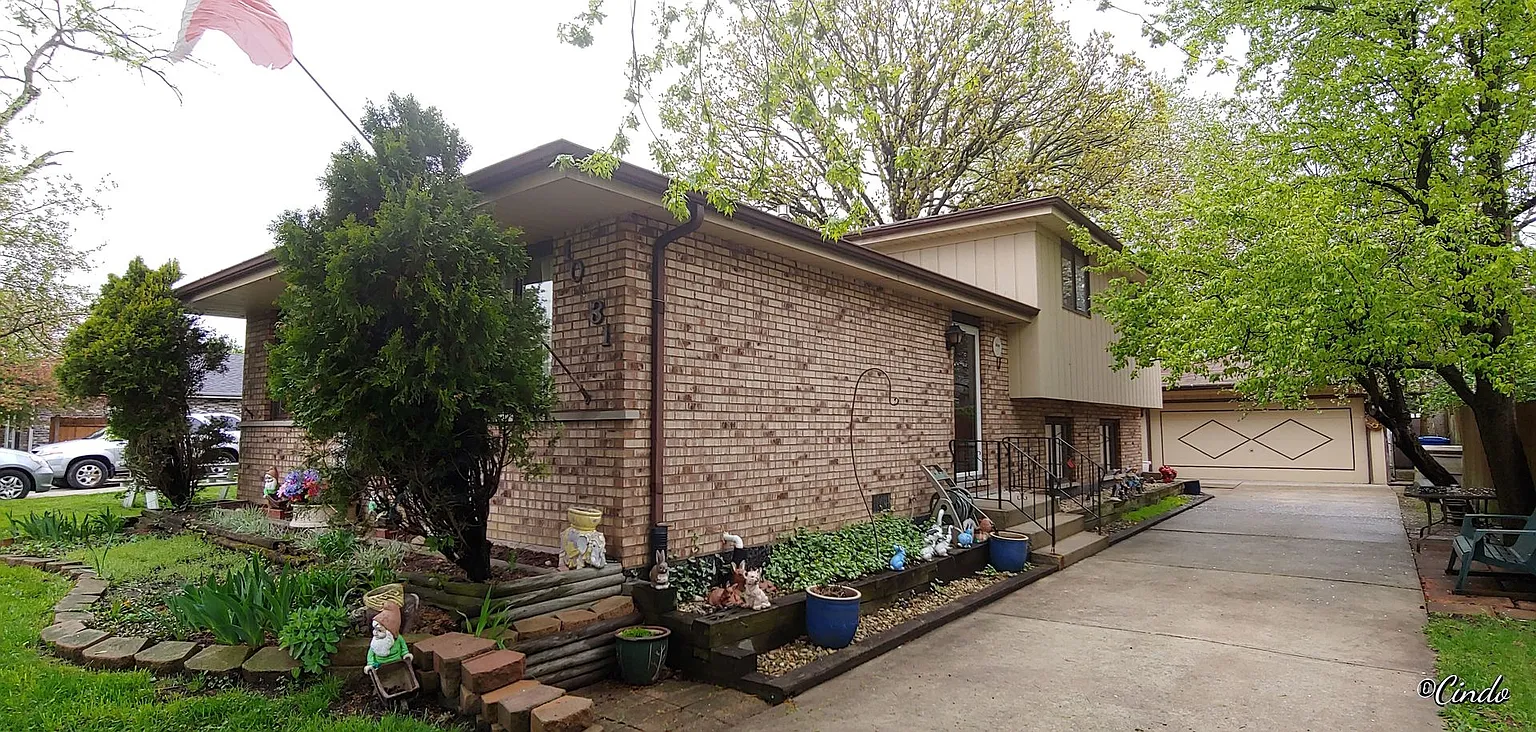 10631 S 82nd Ct photo 1
