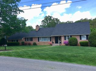 525 Garden Ln, Bristol, VA 24201