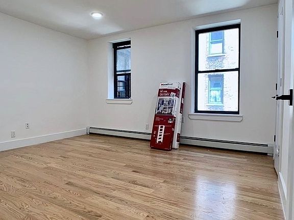 5th image of 25 E 21st St APT 4C