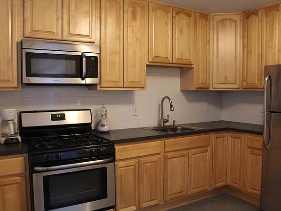4th image of 2756 Casimir St