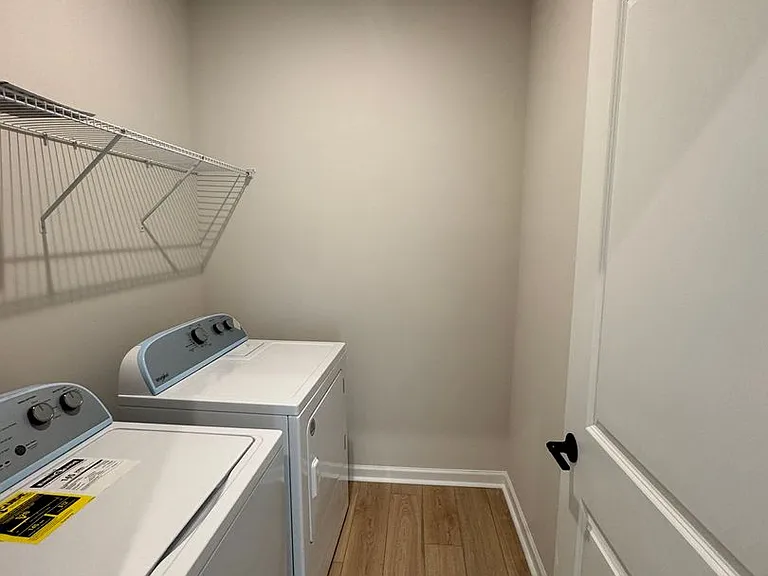 8911 Nettleton Ave — Photo 25
