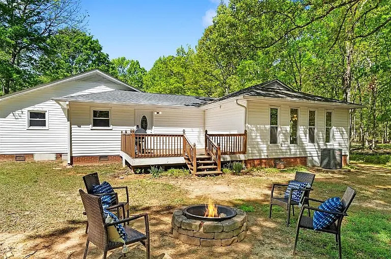 5801 Lindenwood Dr — Photo 3
