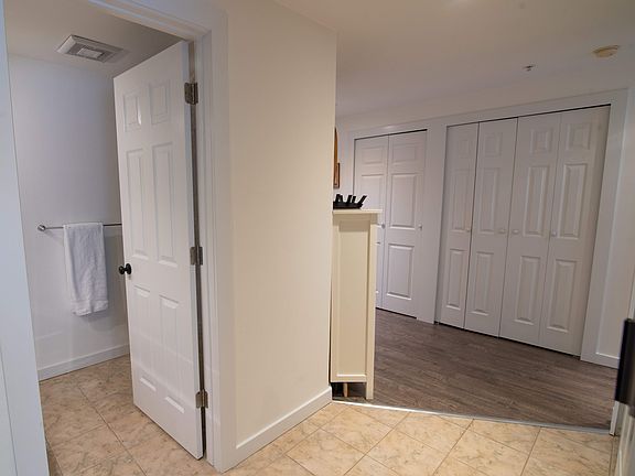 3rd image of 14037 NE 181st St APT C-303