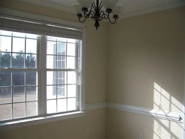 3709 Stonehenge Ln W — Photo 9