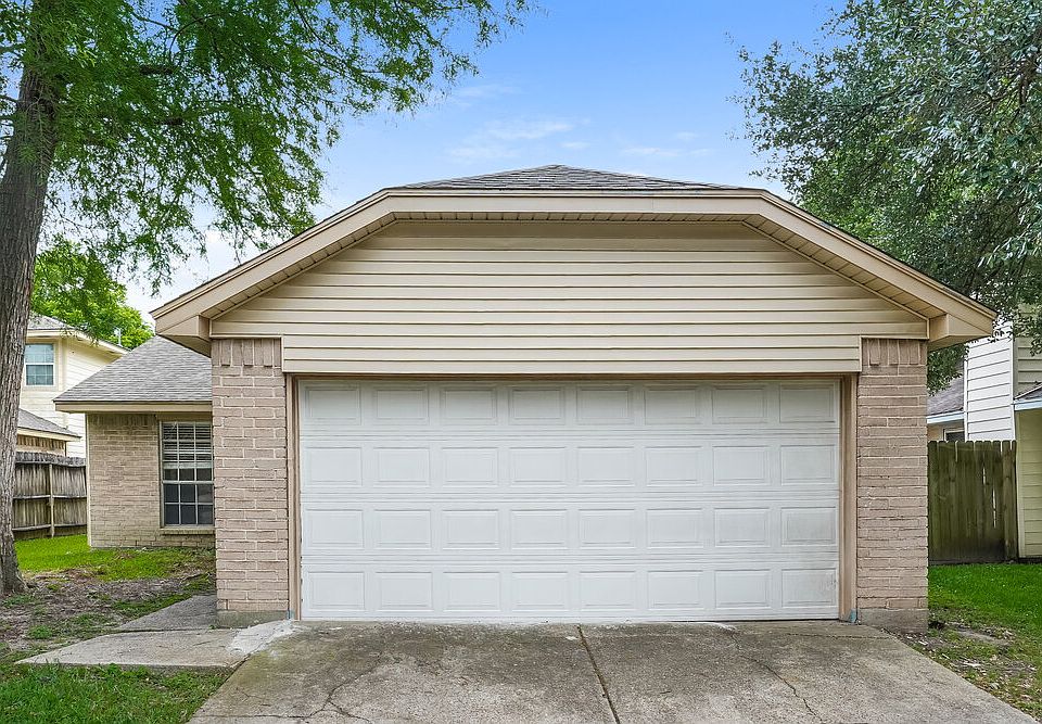 1st image of 15238 Bedford Glen Dr
