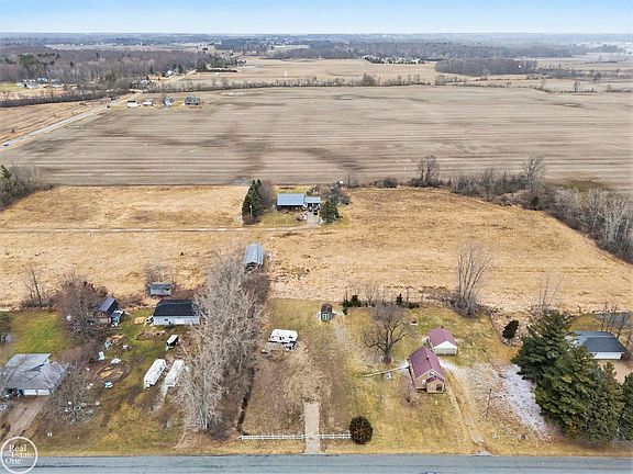 2nd image of 10151 Canada Rd