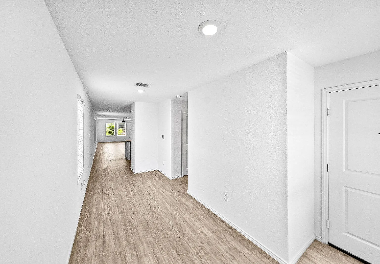4 bed, 2.0 bath, 1627 sqft, $1,795 — Photo 4