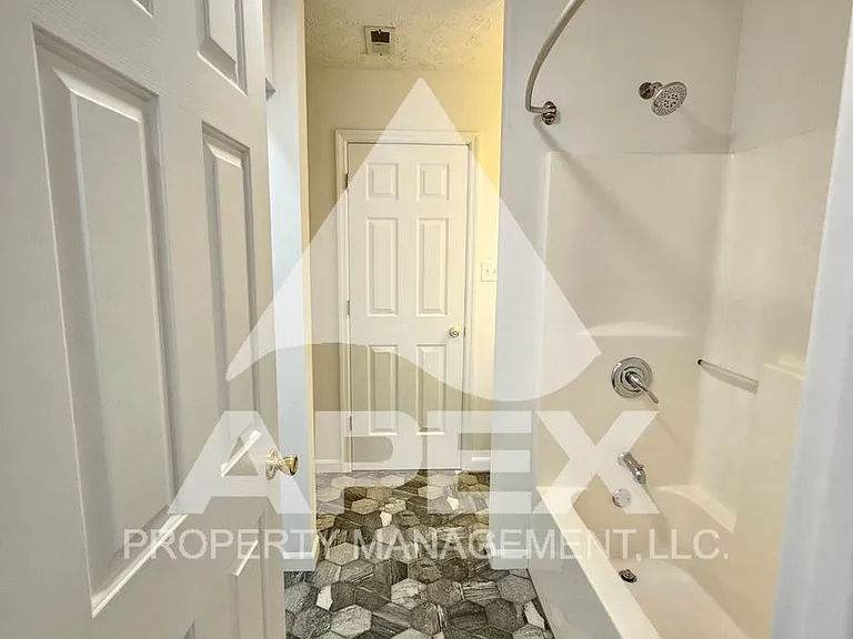 8705 Trapper Ln — Photo 12