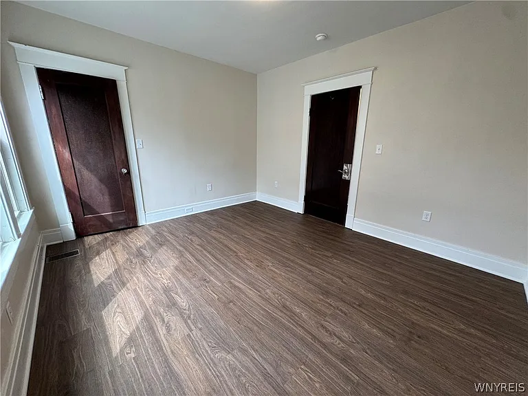 95 W Humboldt Pkwy #B — Photo 10