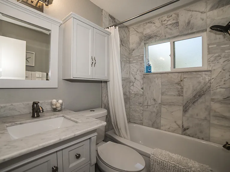 2472 Whitman St — Photo 17