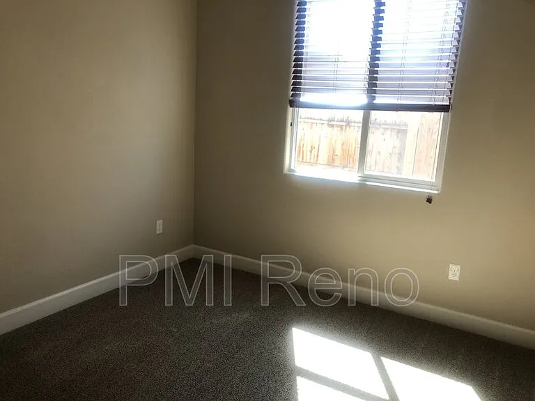 9334 Pond St — Photo 10