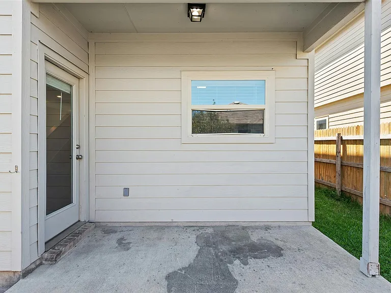513 Circle Way — Photo 19