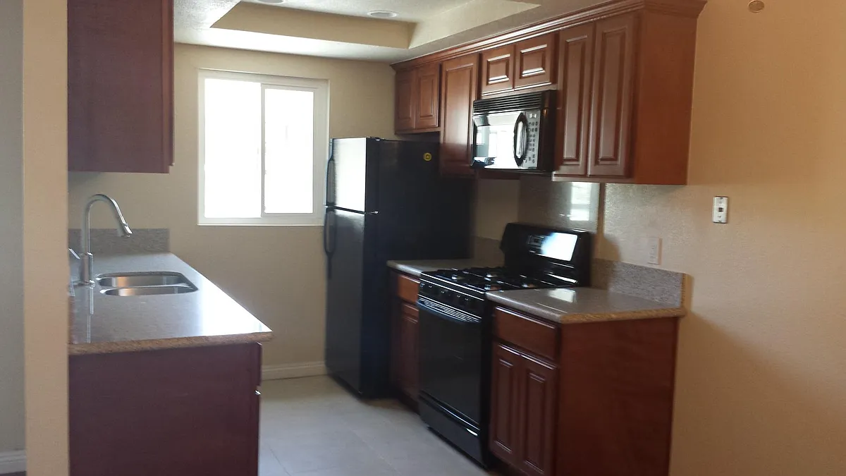 Building Photo - 2228 Garnet Ave #4
