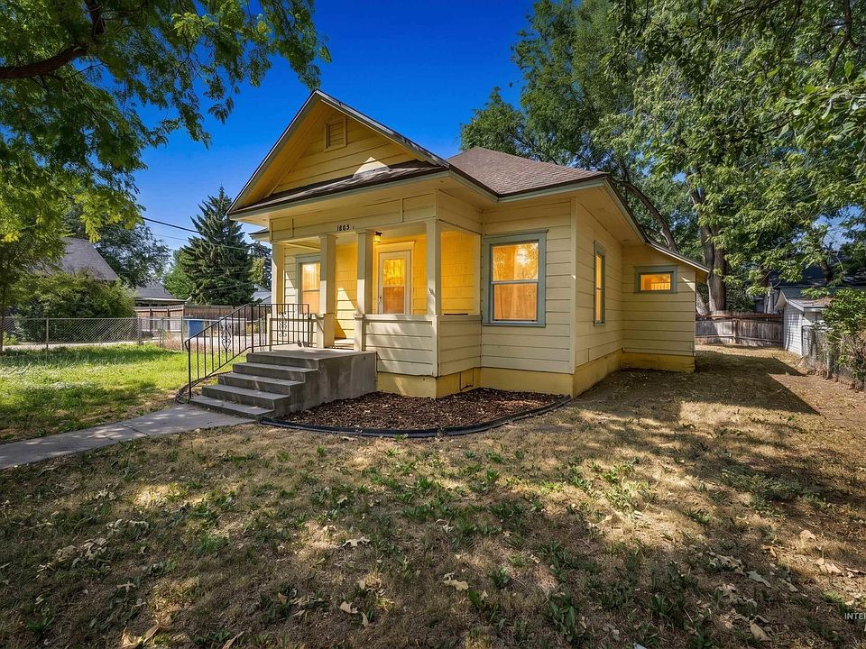 1st image of 1805 3rd St S #8