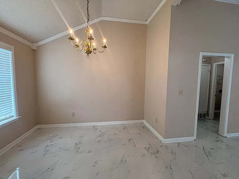 390 N Ericson Rd — Photo 7