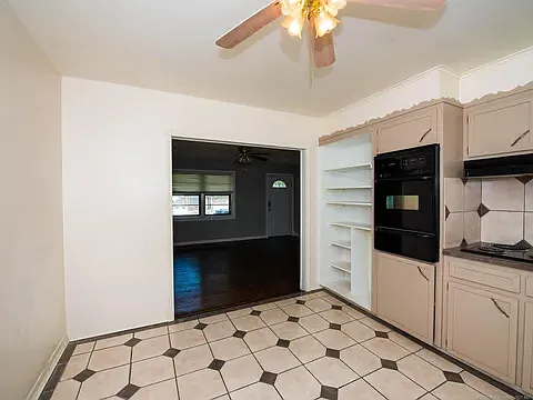 10208 E 7th St — Photo 35