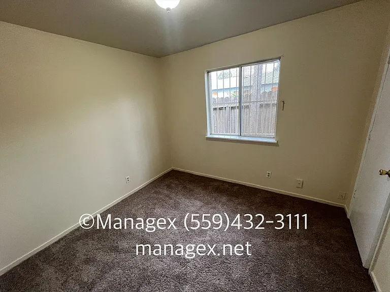 554 S Backer Ave — Photo 10