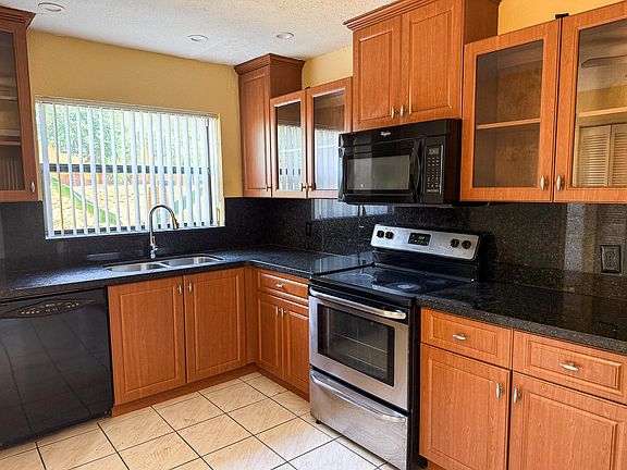 5th image of 4567 NW 90th Avenue
