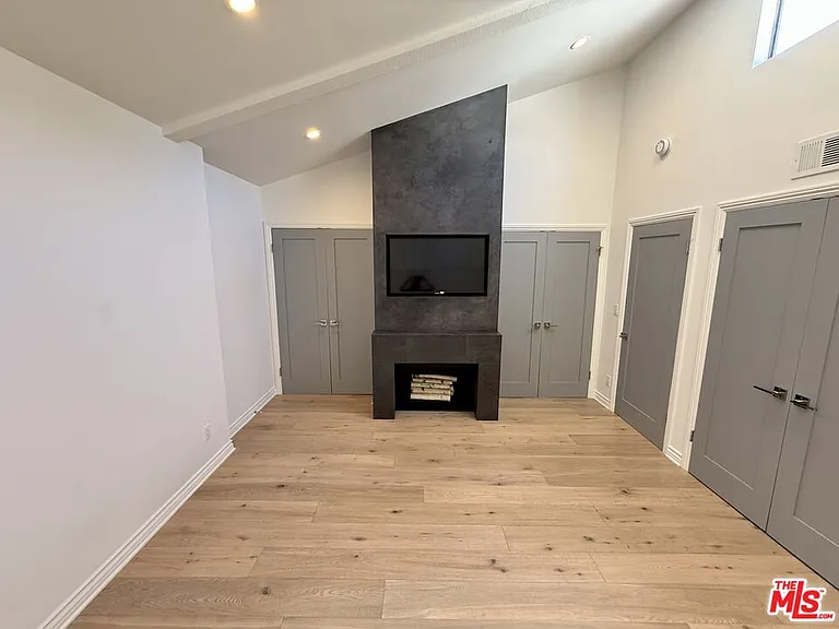 853 Larrabee St #6 — Photo 56