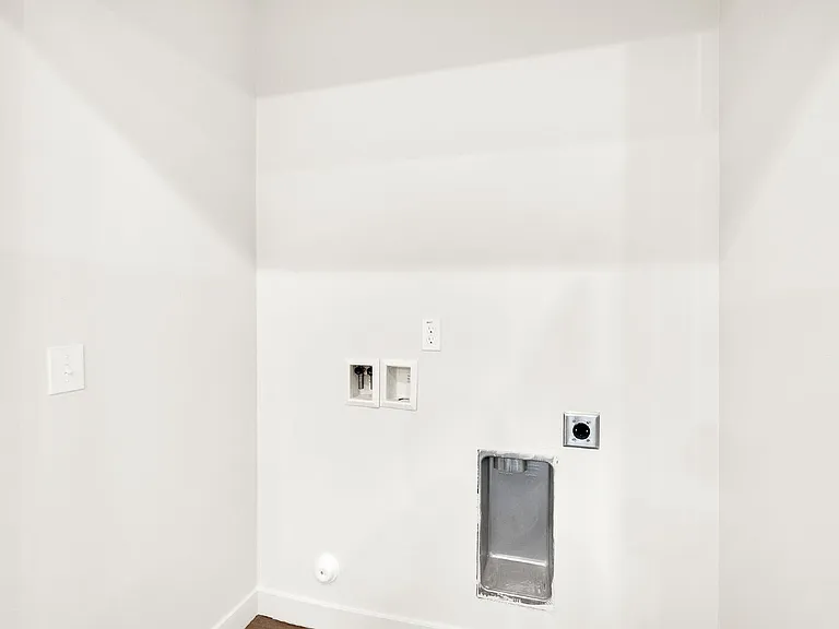 155 E 900 S #101 — Photo 8