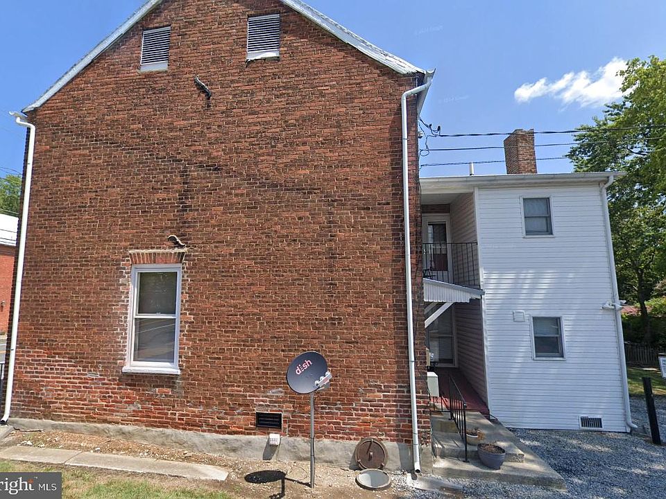 2nd image of 1245 Washington St