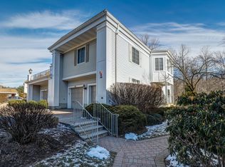 139 Riveredge Dr, Chatham, NJ 07928